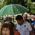 FOTOS: Famílias lotam cemitérios de Rio Branco no Dia de Finados