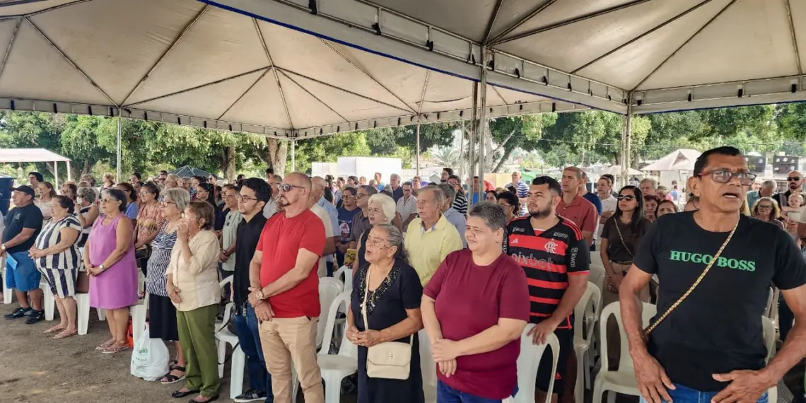 Fiéis participam de missa e prestam homenagens no Cemitério São João Batista no Dia de Finados 1 Foto: Juan Vicent Diaz
