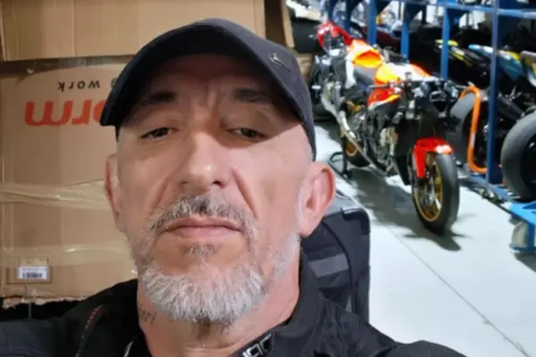 Tremembé: Cristian Cravinhos detona série após romance ser exposto