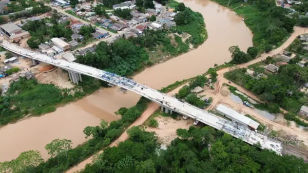 Ponte sobre o Rio Acre em Xapuri chega à reta final com 96% das obras concluídas