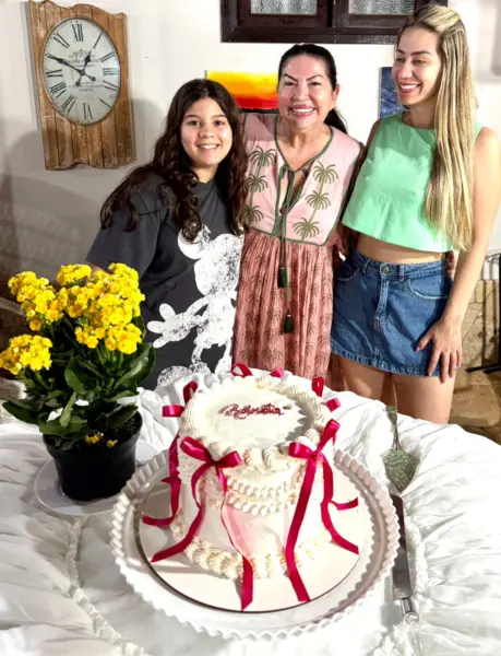 Roberta Lima celebrou mais um ano de vida e foi agraciada com diversas demonstrações de carinho ao longo de toda a semana