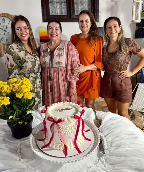 Roberta Lima celebrou mais um ano de vida e foi agraciada com diversas demonstrações de carinho ao longo de toda a semana