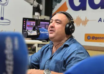 No Dia do Radialista, locutores celebram veículo de comunicação que atravessa gerações: 'democrático e atual' 3 Radialista Clebson Oliveira. Foto: Anne Nascimento