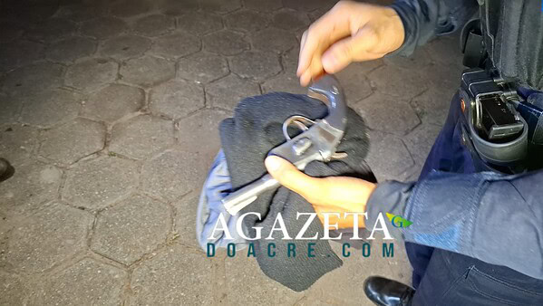 PM prende dupla suspeita de tentativa de assalto em almoxarifado próximo à Rodoviária de Rio Branco