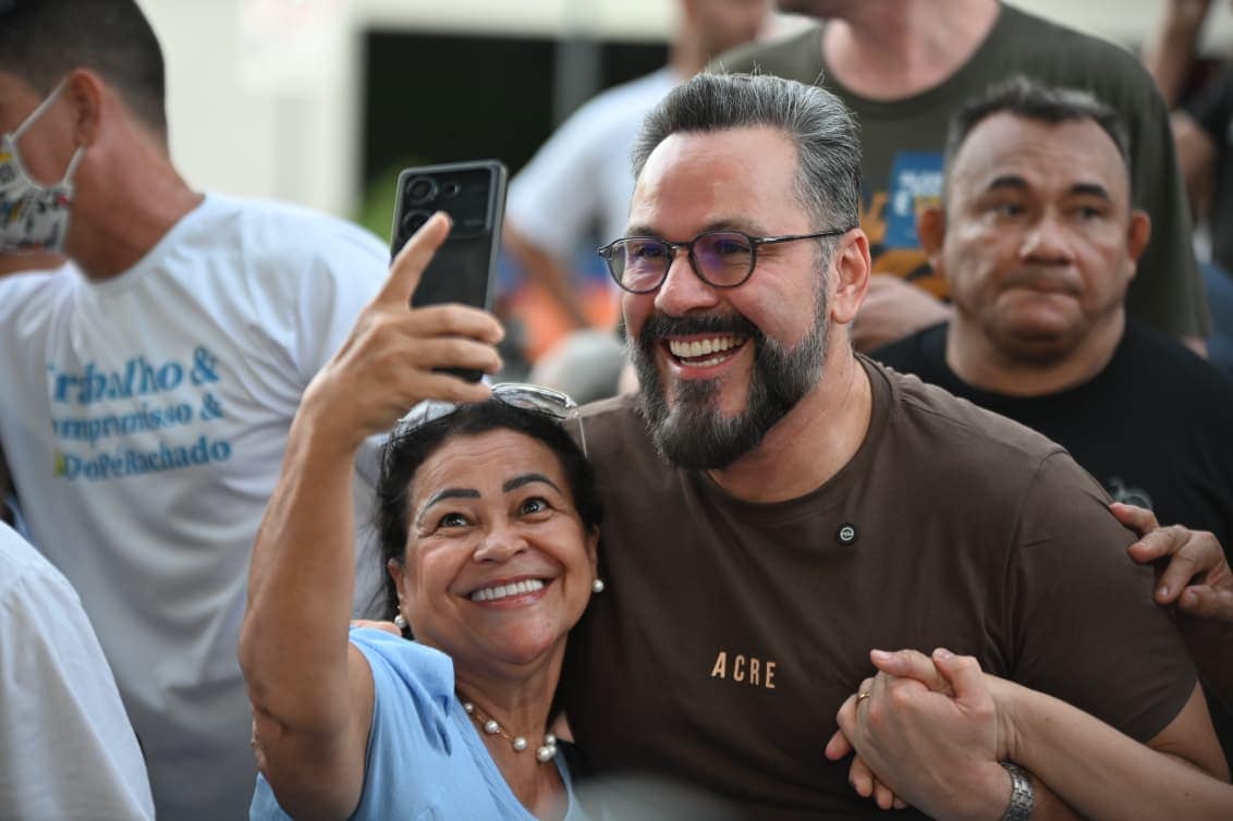 Alan Rick se filia ao Republicanos e diz que escolha do vice vai ficar 'para depois da festa' 5 Alan Rick se filia ao Republicanos e diz que escolha do vice vai ficar 'para depois da festa'