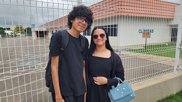 Portões do Enem já estão abertos em Rio Branco; veja fotos 2 Portões do Enem já estão abertos em Rio Branco; veja fotos