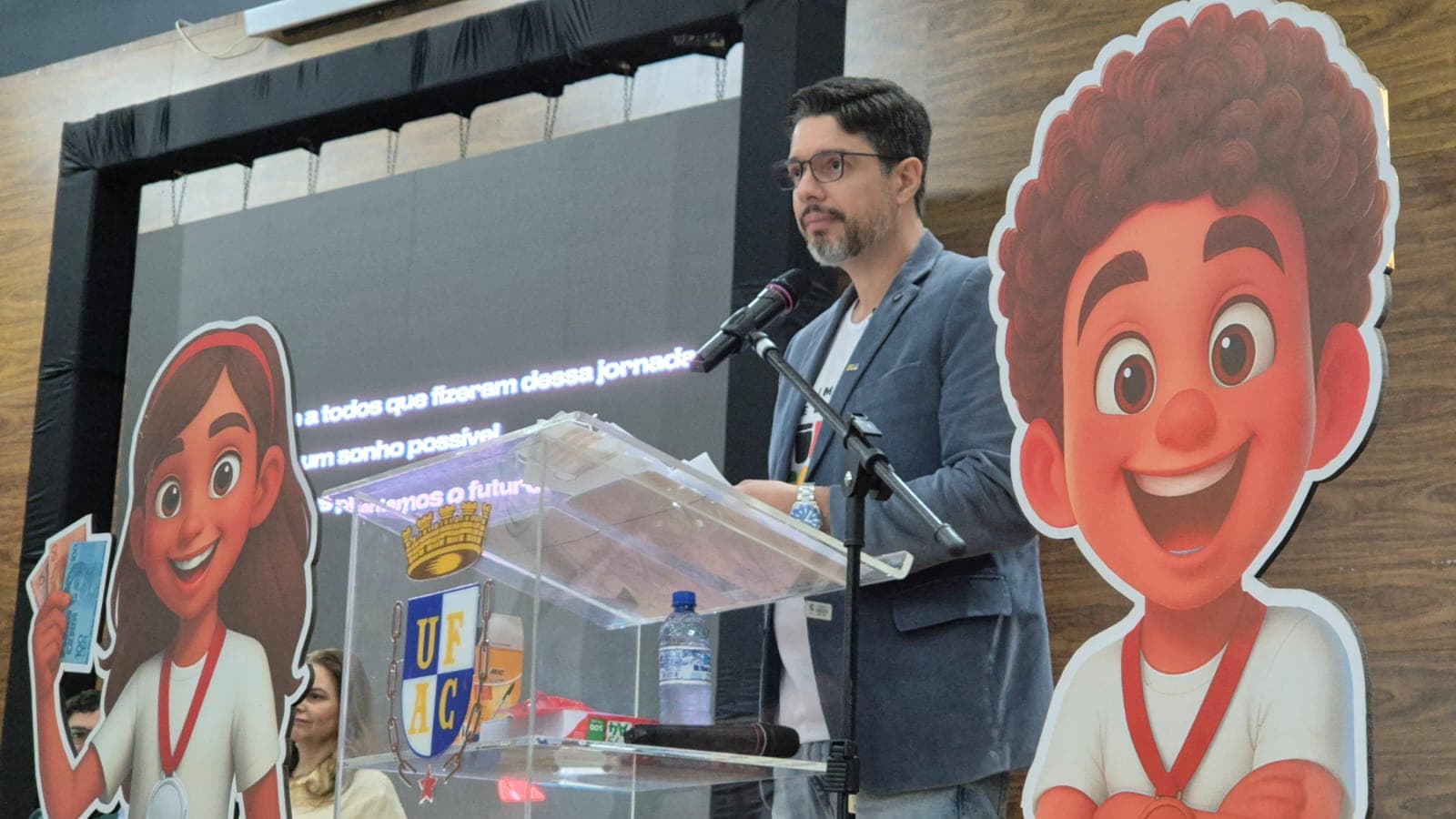 Estudantes acreanos recebem R$ 280 mil em prêmios na Olimpíada de Educação Financeira: “Vou investir”, diz campeã de 12 anos