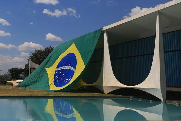 Veja 10 palavras do Hino Nacional que quase ninguém sabe o significado