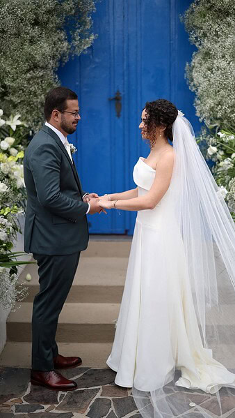 A celebração da união de Rodrigo Guerra e Camila Rodrigues foi realizada no último fim de semana na Villa Casarão, em Florianópolis