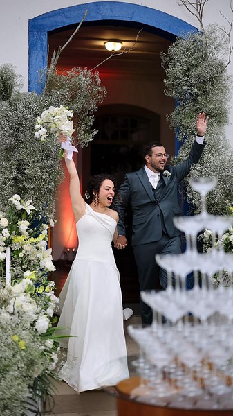 A celebração da união de Rodrigo Guerra e Camila Rodrigues foi realizada no último fim de semana na Villa Casarão, em Florianópolis