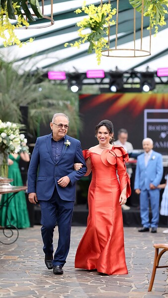 A celebração da união de Rodrigo Guerra e Camila Rodrigues foi realizada no último fim de semana na Villa Casarão, em Florianópolis