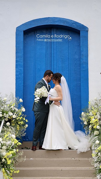 A celebração da união de Rodrigo Guerra e Camila Rodrigues foi realizada no último fim de semana na Villa Casarão, em Florianópolis