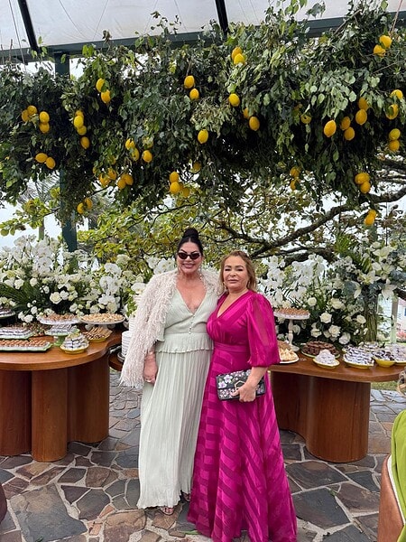 A celebração da união de Rodrigo Guerra e Camila Rodrigues foi realizada no último fim de semana na Villa Casarão, em Florianópolis