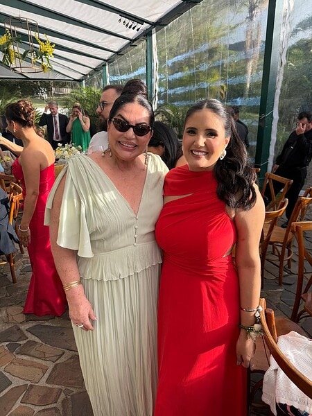 A celebração da união de Rodrigo Guerra e Camila Rodrigues foi realizada no último fim de semana na Villa Casarão, em Florianópolis