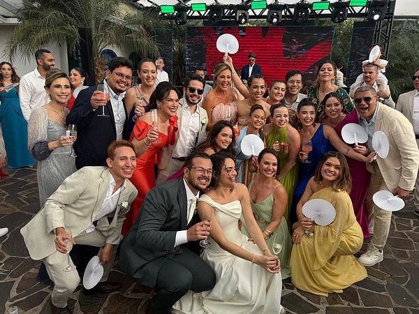 A celebração da união de Rodrigo Guerra e Camila Rodrigues foi realizada no último fim de semana na Villa Casarão, em Florianópolis