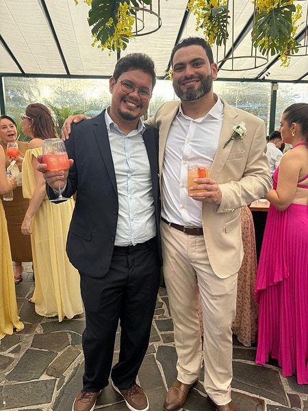 A celebração da união de Rodrigo Guerra e Camila Rodrigues foi realizada no último fim de semana na Villa Casarão, em Florianópolis