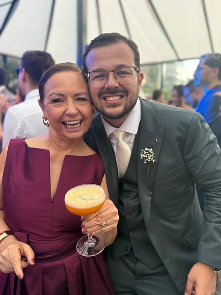 A celebração da união de Rodrigo Guerra e Camila Rodrigues foi realizada no último fim de semana na Villa Casarão, em Florianópolis