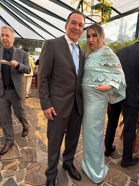 A celebração da união de Rodrigo Guerra e Camila Rodrigues foi realizada no último fim de semana na Villa Casarão, em Florianópolis