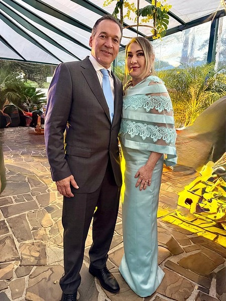 A celebração da união de Rodrigo Guerra e Camila Rodrigues foi realizada no último fim de semana na Villa Casarão, em Florianópolis