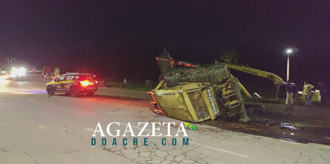 Trator cai de carreta e causa bloqueio parcial na BR-364 em Rio Branco 1 Trator cai de carreta e causa bloqueio parcial na BR-364 em Rio Branco