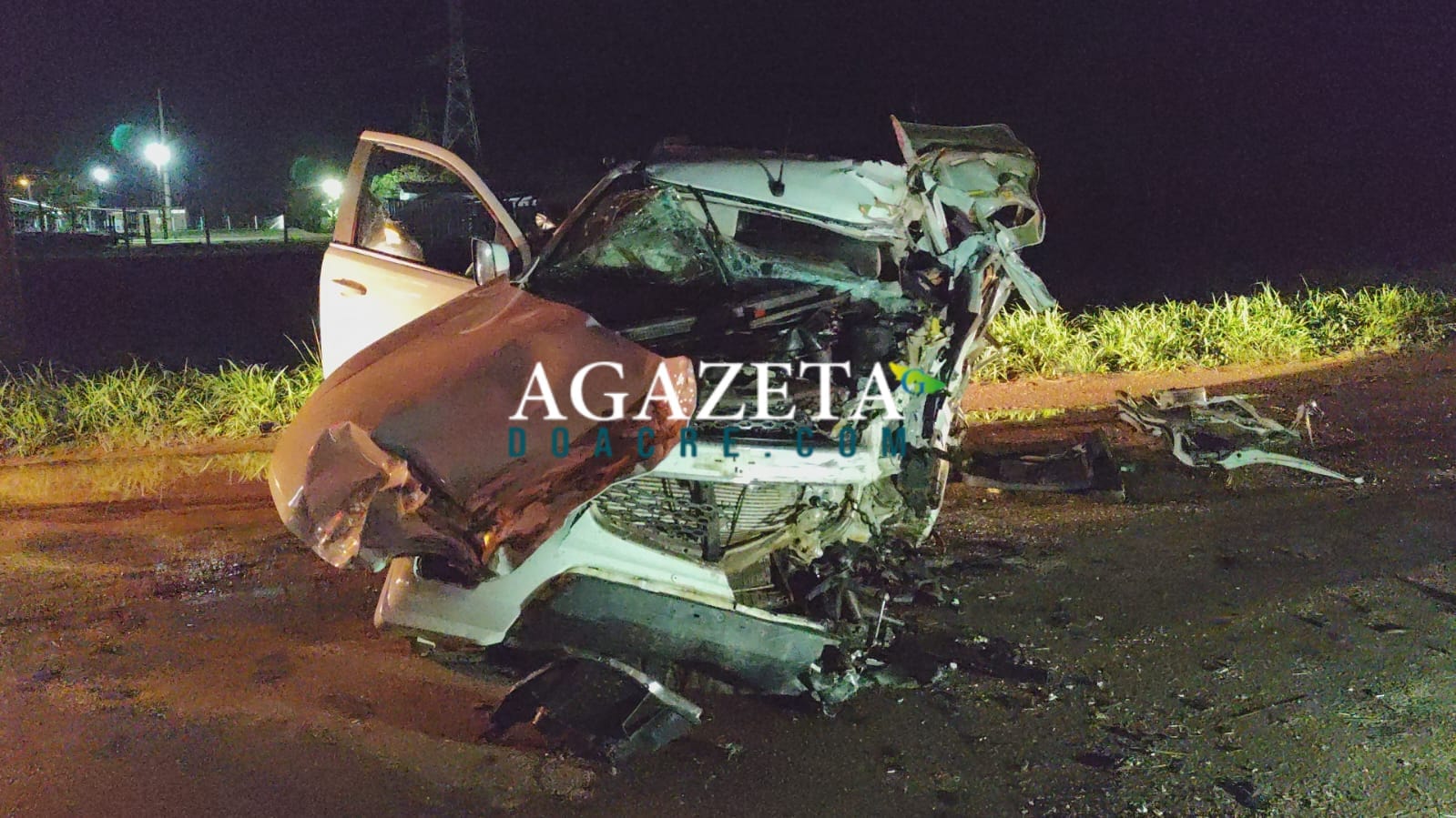 Motorista de 27 anos fica em estado grave após bater caminhonete de frente com carreta na BR-364, em Rio Branco 2 Motorista de 27 anos fica em estado grave após bater caminhonete de frente com carreta na BR-364, em Rio Branco