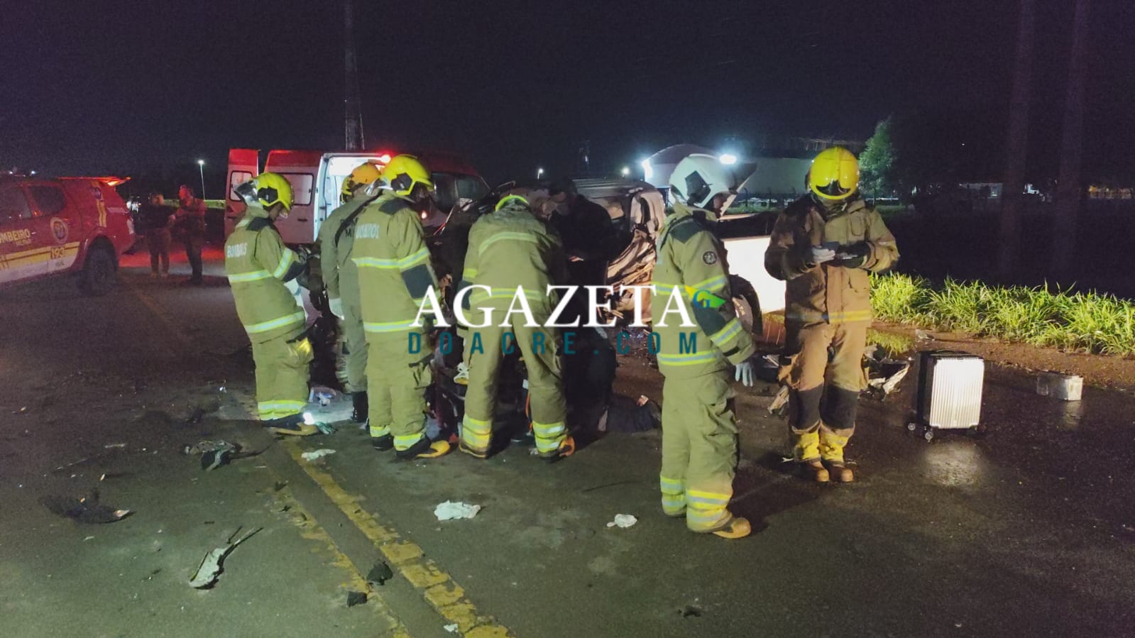 Motorista de 27 anos fica em estado grave após bater caminhonete de frente com carreta na BR-364, em Rio Branco 4 Motorista de 27 anos fica em estado grave após bater caminhonete de frente com carreta na BR-364, em Rio Branco