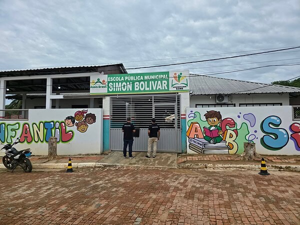 Auditores do TCE-AC fiscalizam escolas municipais de Assis Brasil