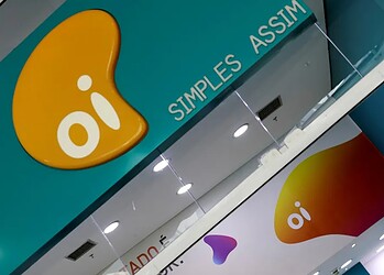 Após pressão de credores, Justiça suspende falência da Oi e empresa volta para recuperação judicial 2 Logo da Oi visto em loja de São Paulo — Foto: Paulo Whitaker/Reuters