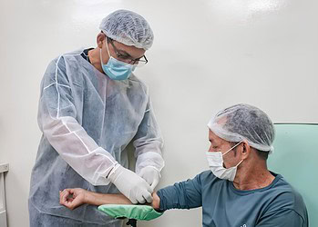 Câncer de próstata pode ter 90% de chance de cura com diagnóstico precoce, afirma urologista 3 PSA é indicado a partir dos 45 anos para homens com fatores de risco. Foto: Gleison Luz/Fundhacre