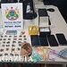Dupla é presa refinando droga em casa no Bairro Seis de Agosto durante operação do BOPE 9 Dupla é presa refinando droga em casa no Bairro Seis de Agosto durante operação do BOPE