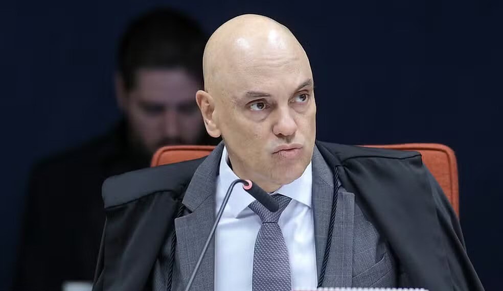 Trama golpista: Moraes vota para condenar 9 réus do núcleo responsável por plano de assassinar autoridades 1 Alexandre de Moraes vota sobre núcleo da fake news na trama golpista. — Foto: Rosinei Coutinho/STF