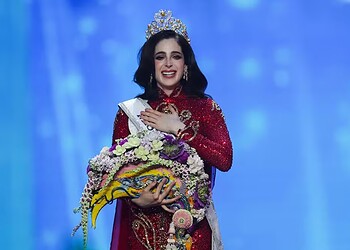 Fátima Bosch, do México, reage ao ser coroada Miss Universo 2025 — Foto: REUTERS/Chalinee Thirasupa
