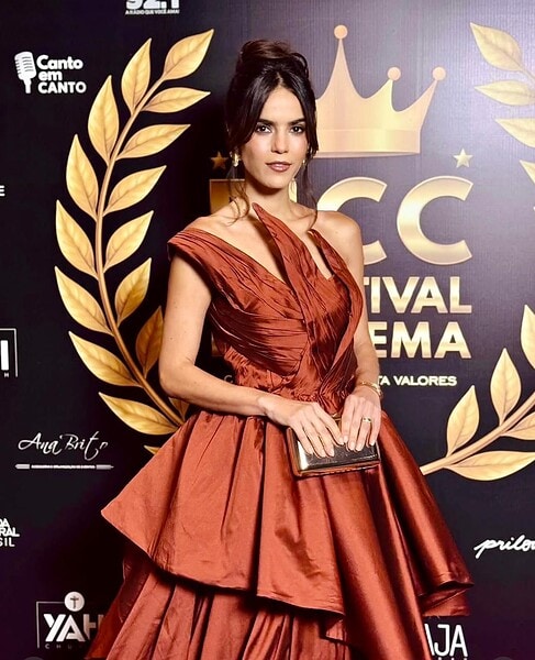 Conhecida por seus papéis em novelas, a acreana Brenda Haddad foi indicada ao prêmio de melhor atriz do Festival Internacional de Cinema Cristão 2025 8 Conhecida por seus papéis em novelas, a acreana Brenda Haddad foi indicada ao prêmio de melhor atriz do Festival Internacional de Cinema Cristão 2025