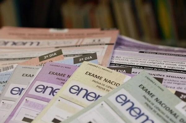 Mensagens revelam possível vazamento de mais duas questões do Enem