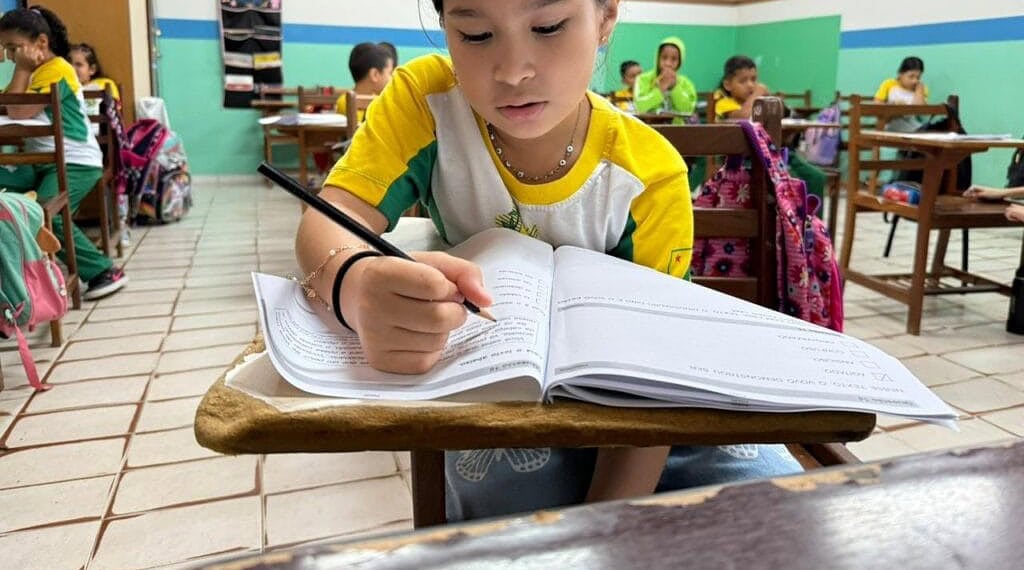 Estudantes do 2º ano iniciam o Avalia Acre com entusiasmo na Escola Ilka Maria. Foto: Jorge Feitosa/SEE