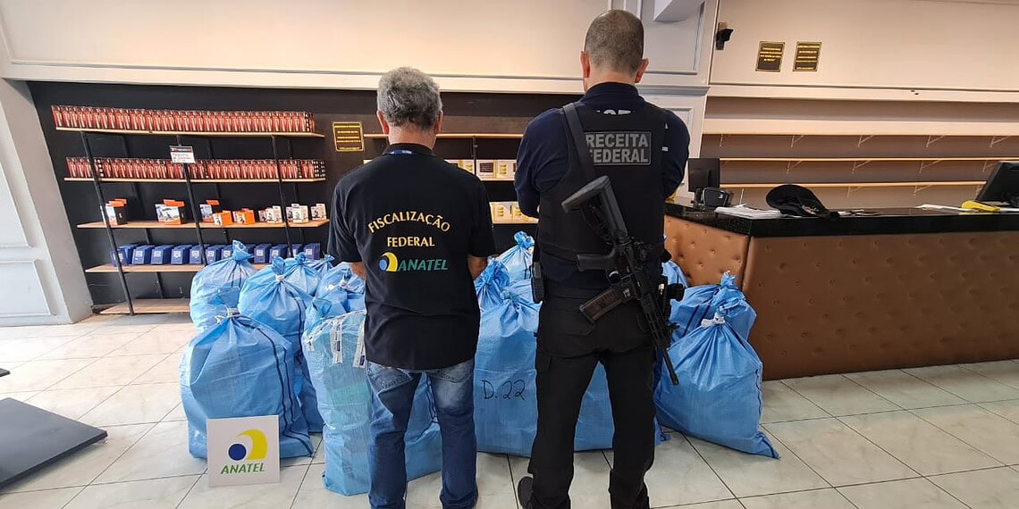 Operação Black Friday apreende mais de 60 itens irregulares, como celulares, tablets e carregadores, em Rio Branco 1 Foto: Arquivo/Receita Federal
