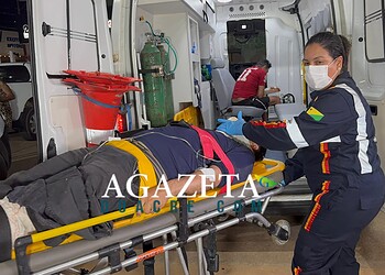 Motociclista de aplicativo e passageiro ficam feridos após colisão com carro em Rio Branco