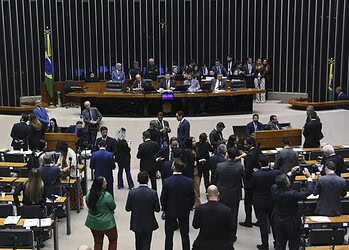 Licenciamento ambiental: entenda como ficam as regras após vetos derrubados 2 Em derrota para o governo Lula, deputados e senadores derrubaram série de vetos presidenciais às novas regras para o licenciamento ambiental no país • Foto: Jonas Pereira/Agência Senado