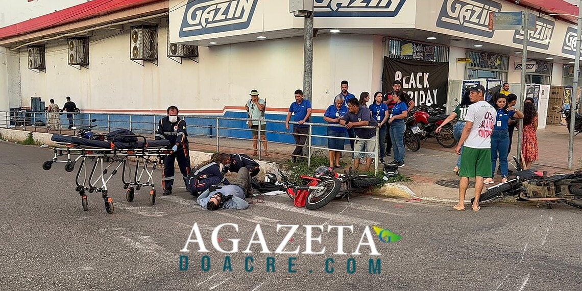 Colisão entre motos deixa quatro pessoas feridas em cruzamento no Bosque