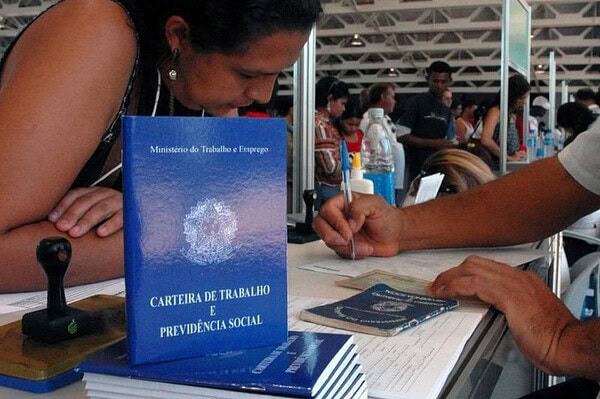 Governo do Acre promove Feirão do Emprego e lança mega mutirão com mais de mil vagas em dezembro