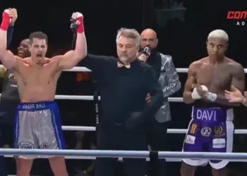 Davi Brito vira piada na web após perder luta para Sacha Bali 2 Reprodução/Internet