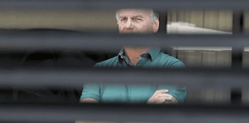 O ex-presidente Jair Bolsonaro foi preso preventivamente após tentar violar tornozeleira eletrônica (Foto por Sergio Lima / AFP) - (crédito: AFP)