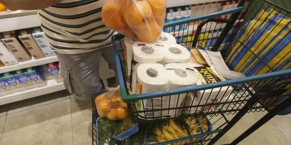 Governo federal reajusta auxílio-alimentação de servidores em 17,5% 1 Foto: VALTER CAMPANATO/AGÊNCIA BRASIL/ARQUIVO