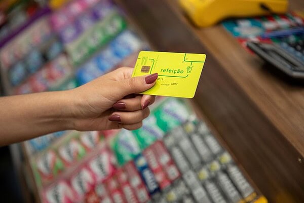 Novas regras no vale-alimentação afetam mais de 14 mil trabalhadores no Acre