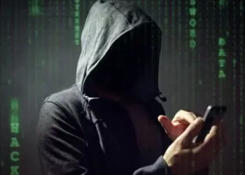 Golpe que rouba chip do celular dá acesso a mensagens, redes sociais e contas bancárias 2 SIM SWAP: entenda o que é o 'golpe do chip' e como não ser uma vítima — Foto: Reprodução/Shutterstock