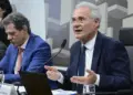 Relator da proposta no Senado, o senador Renan Calheiros (MDB-AL) manteve integralmente o texto aprovado na Câmara, evitando alterações que poderiam atrasar a tramitação - (crédito: Geraldo Magela/Agência Senado)