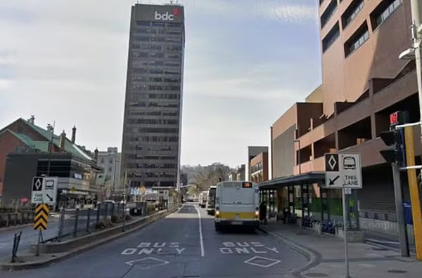 Ladrão do bem? Homem rouba ônibus, continua pegando passageiros em segurança e é elogiado até pela polícia