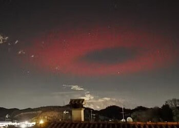 Argola de luz vermelha aparece no céu de pequena cidade italiana e surpreende cientistas 14 Foto: Reprodução/Instagram/@valterbinotto