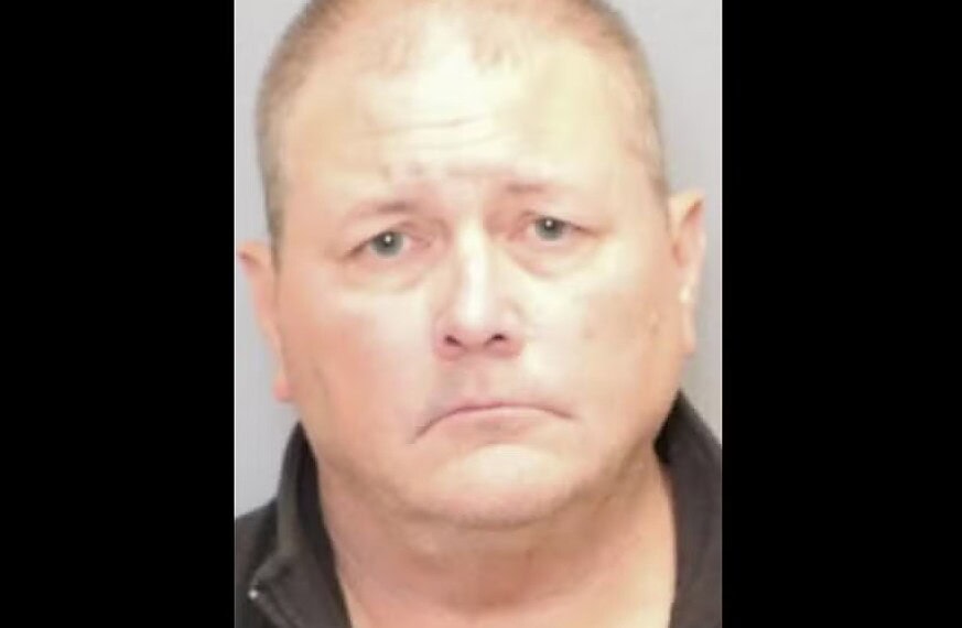 Homem é preso após apontar arma para crianças que cantavam canções natalinas na porta da sua casa 1 Foto: Reprodução/Redes sociais