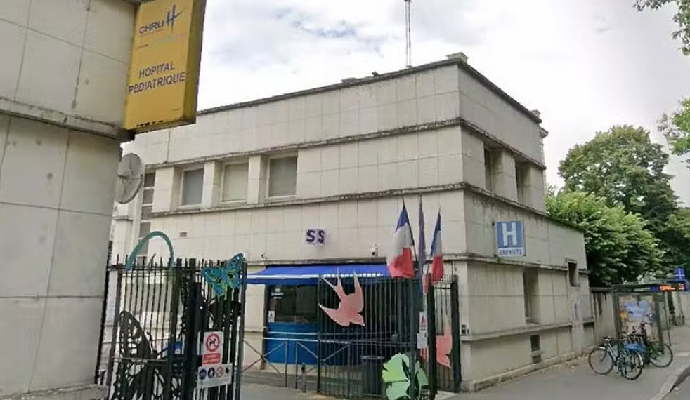 Menino de 9 anos atira acidentalmente na própria cabeça após encontrar arma na casa de um amigo dos pais 1 Foto: Google Maps